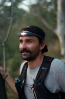 Knog Stirnlampe Bilby violet blue