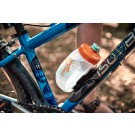 Fidlock TWIST Kids Trinkflasche 450 ml mit Bottle Connector und TWIST Bike Base. White/Orange/Blue.